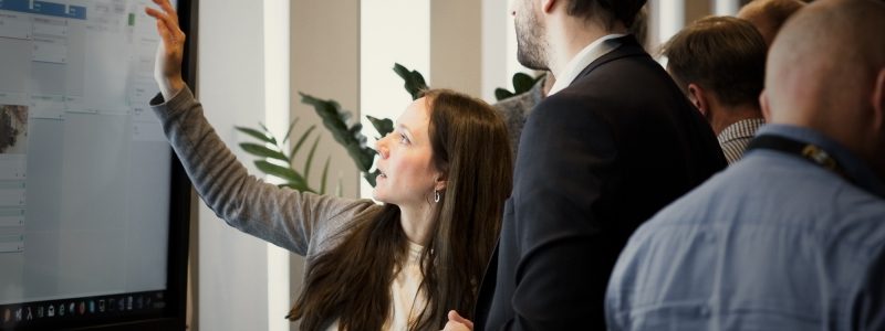 Choosing The Right Display Screen For Digital Lean Boards